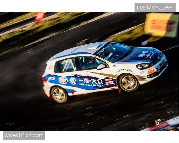 西安足球队在冠军赛中的耐力表现分析与精彩回顾 西安足球队在冠军赛中的耐力表现分析与精彩回顾