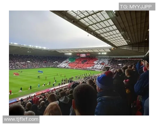 退役足球明星重返绿茵场激情对决昔日队友展现传奇风采 退役足球明星重返绿茵场激情对决昔日队友展现传奇风采